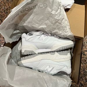 New Balance 550 White Grey Men Size 5/ Women’s 6